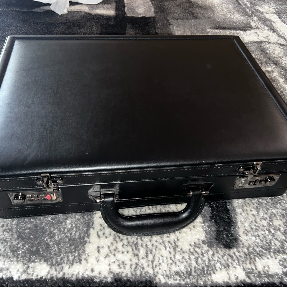 Samsonite Classic Black Briefcase
